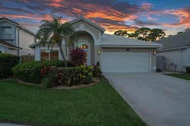 Welcome to this stunning 4-bedroom, 2-bathroom residence - photo 4