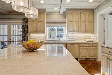Experience sophisticated, fully furnished urban living on five - photo 27