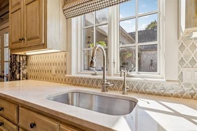 Experience sophisticated, fully furnished urban living on five - photo 29