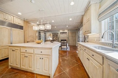Experience sophisticated, fully furnished urban living on five - photo 30