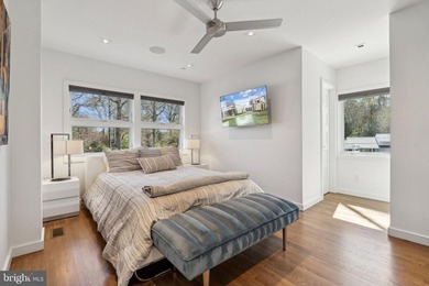 Stunning modern waterfront home on West River. Built in 2018 - photo 31