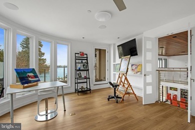 Stunning modern waterfront home on West River. Built in 2018 - photo 33