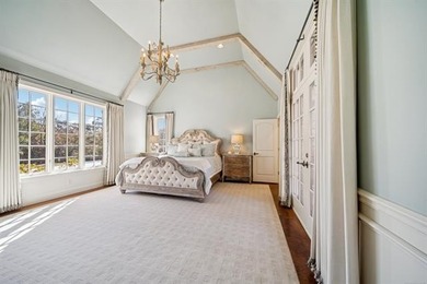 Experience sophisticated, fully furnished urban living on five - photo 34
