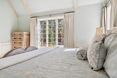Experience sophisticated, fully furnished urban living on five - photo 36