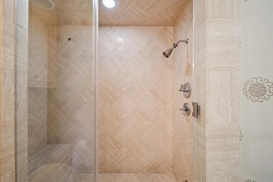 Experience sophisticated, fully furnished urban living on five - photo 40