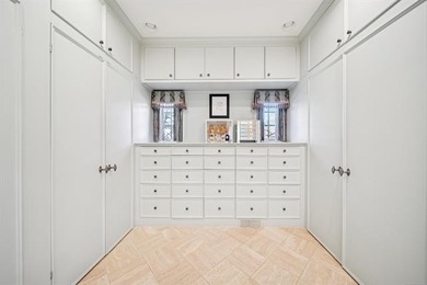 Experience sophisticated, fully furnished urban living on five - photo 42