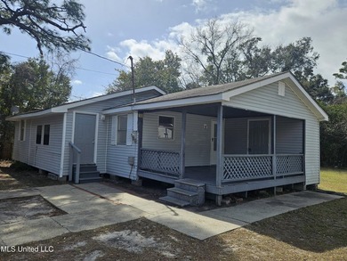 Clean and move-in ready 3-bedroom home priced below retail value - photo 1