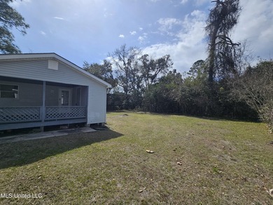 Clean and move-in ready 3-bedroom home priced below retail value - photo 3