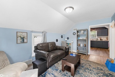 Opportunity awaits with this well-maintained duplex just moments - photo 6