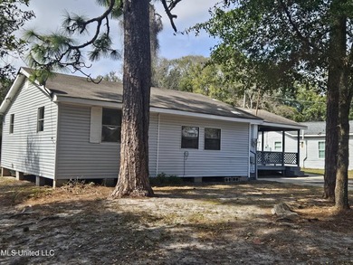 Clean and move-in ready 3-bedroom home priced below retail value - photo 8