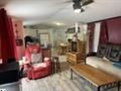 This home is ready for you to move in and start enjoying living - photo 3