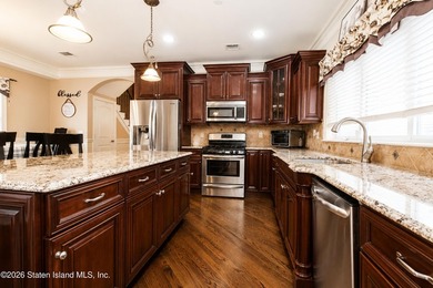 Custom built exceptional home presents an opportunity for buyers - photo 13