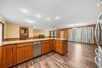 Charming 3 bedroom, 2 bath home on a spacious .66-acre lot! This - photo 15