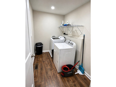 Step into easy living with this clean, modern 3-bedroom, 2-bath - photo 21