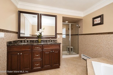 Custom built exceptional home presents an opportunity for buyers - photo 25