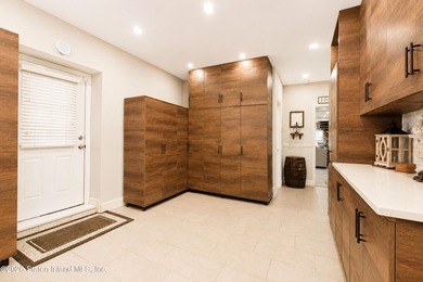 Custom built exceptional home presents an opportunity for buyers - photo 32