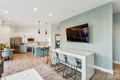 Million dollar views take center stage in this spectacular 22nd - photo 34