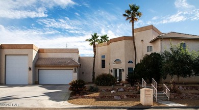 Nestled on the 4th fairway in RESIDENTIAL ESTATES, this stunning - photo 3