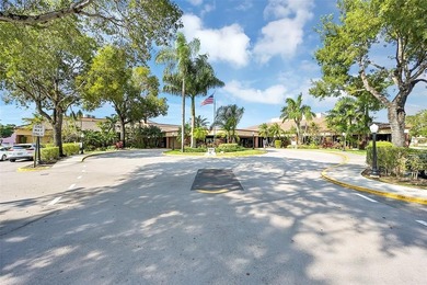 Lake Condo For Sale in Sunrise, Florida