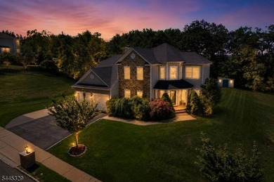 Luxury, privacy, and exceptional indoor-outdoor living define - photo 1