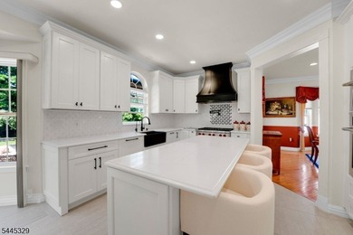 Luxury, privacy, and exceptional indoor-outdoor living define - photo 6