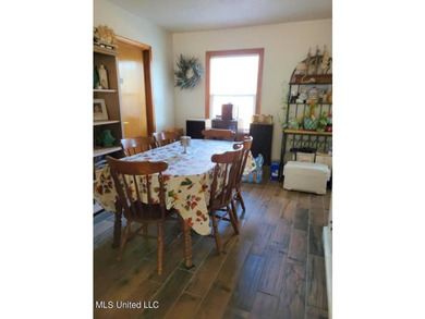 Reduced Price! Solidly-built, 1 story, Brick Home in East - photo 10