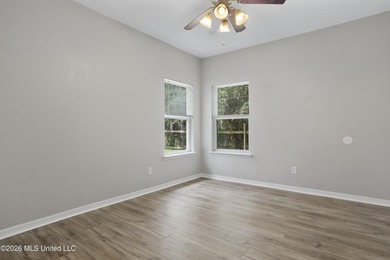 Cute as a button! Move-in ready 3 bed, 2 bath home close to - photo 14