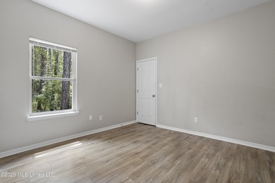 Cute as a button! Move-in ready 3 bed, 2 bath home close to - photo 21