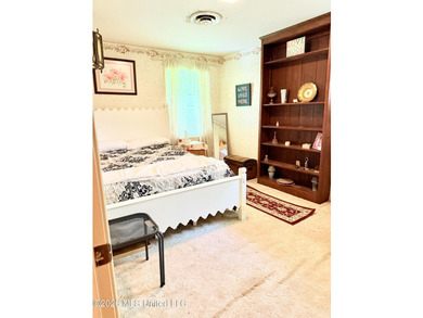 Get a glimpse of this beautiful 4 bedroom, 2.5 bath residence - photo 14