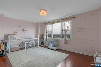 Hi floor, west facing 3Bed/2Bath coop is move in ready. Galley