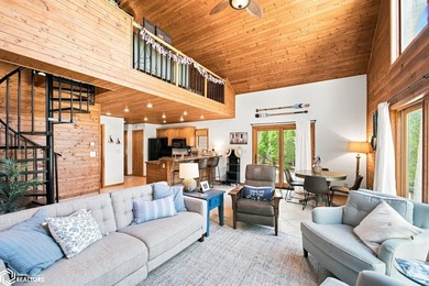 WELCOME TO YOUR PERFECT CLEAR LAKE GETAWAY!! Built in 2005, this - photo 9