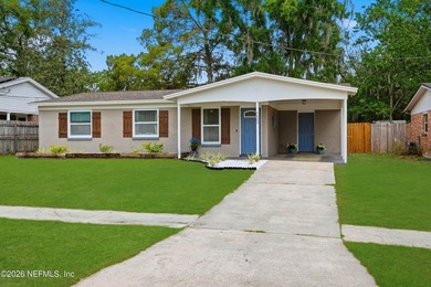 Welcome to this charming, move-in ready home in the heart of - photo 2