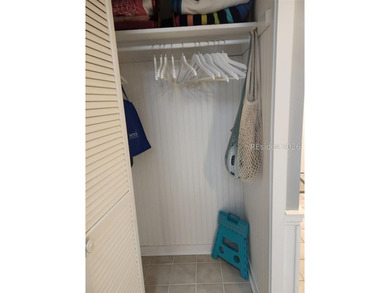 Beautiful 2-bedroom, 2.5-bath townhome located in the highly - photo 14