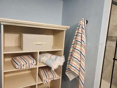 Beautiful 2-bedroom, 2.5-bath townhome located in the highly - photo 20