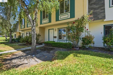 Beautifully Remodeled & Move-In Ready! Welcome to this stunning - photo 3