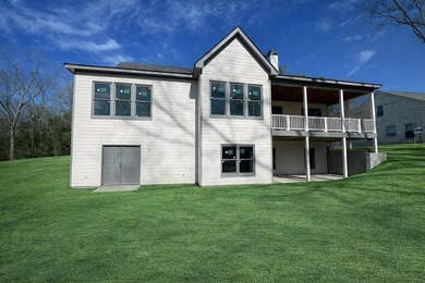 Welcome to this custom-built Modern Farmhouse, perfectly - photo 5