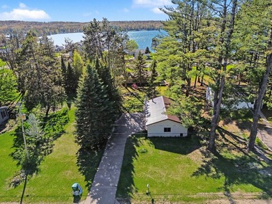 Welcome to Northern Michigan living with this beautifully - photo 2