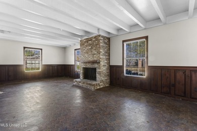 Rare opportunity to own a spacious home with an in-ground pool - photo 3