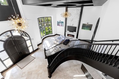 Welcome to this sophisticated and fully renovated waterfront - photo 11