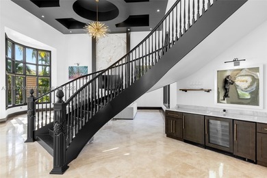 Welcome to this sophisticated and fully renovated waterfront - photo 12