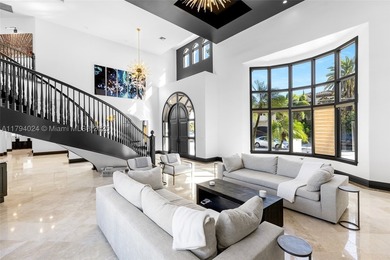 Welcome to this sophisticated and fully renovated waterfront - photo 13