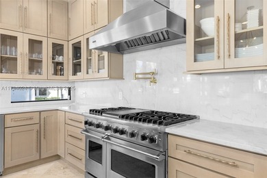 Welcome to this sophisticated and fully renovated waterfront - photo 16