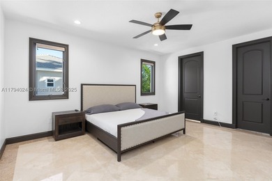 Welcome to this sophisticated and fully renovated waterfront - photo 26