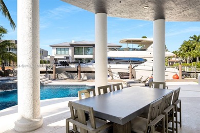 Welcome to this sophisticated and fully renovated waterfront - photo 30