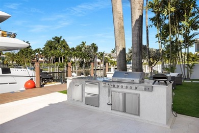 Welcome to this sophisticated and fully renovated waterfront - photo 32