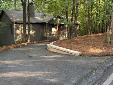Lake Lanier Home For Sale in Big Canoe Georgia