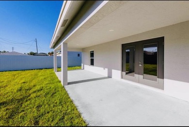 Beautiful 2022 CBS home featuring 4 bedrooms, 2 bathrooms, and a - photo 7