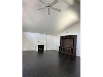 Beautiful, move-in ready 3 bedroom, 2 bathroom home located in - photo 4