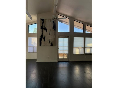 Beautiful, move-in ready 3 bedroom, 2 bathroom home located in - photo 6