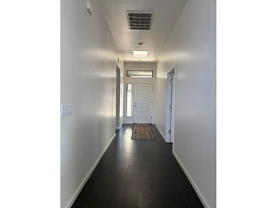 Beautiful, move-in ready 3 bedroom, 2 bathroom home located in - photo 8